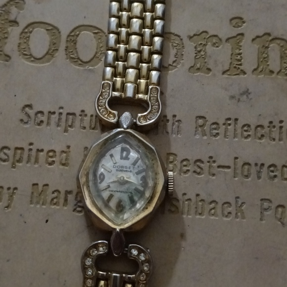 Vintage Dorset small ladies watch - Picture 2 of 3
